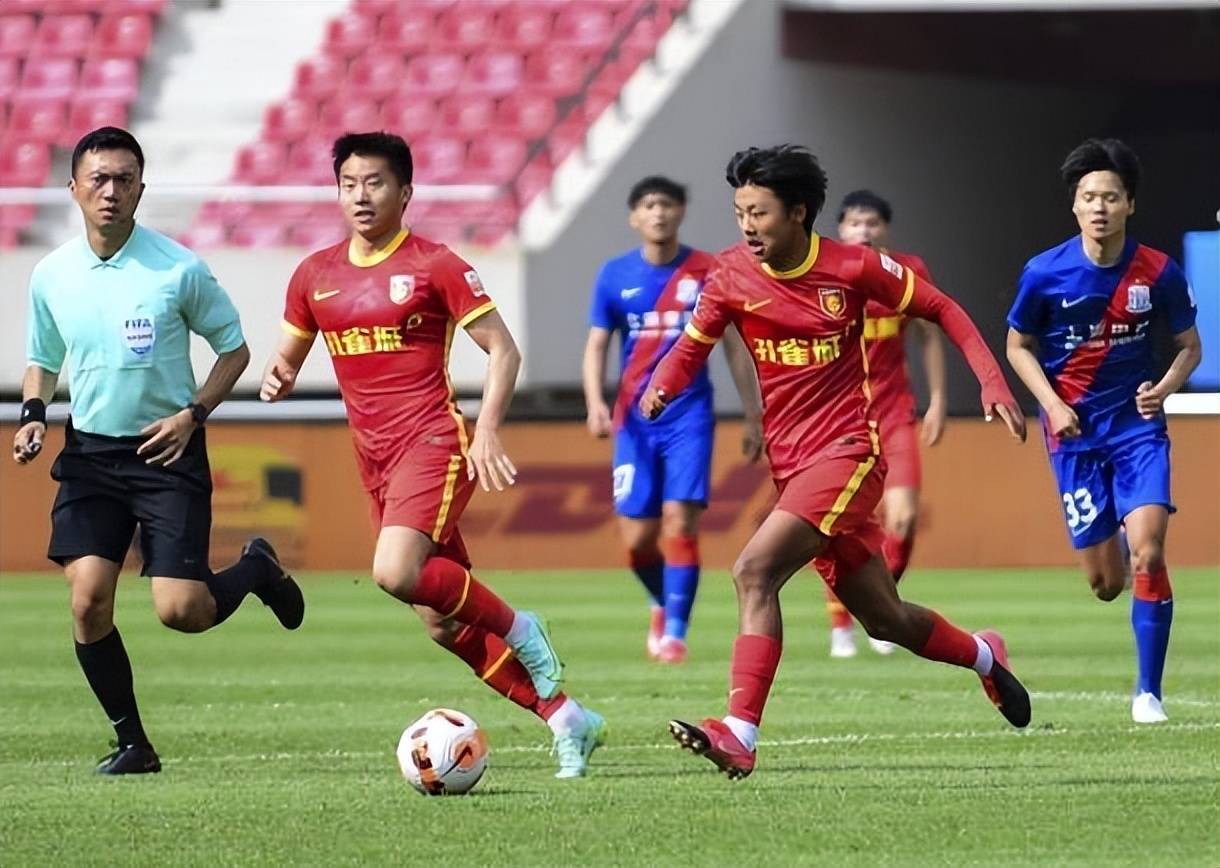 亚冠倒计时；武汉三镇国际比赛日豪取连胜；细节引发关注；悬念犹存；身体对抗强度拉满的简单介绍