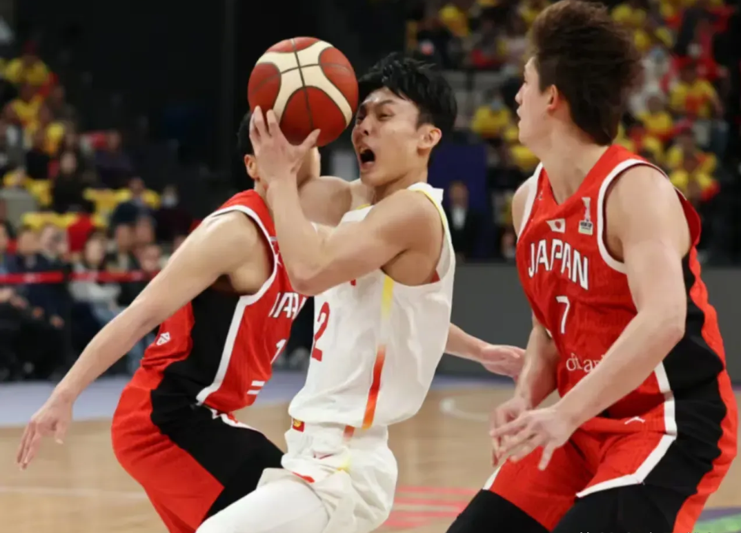 包含亚特兰大训练开放日,清晨绝杀压哨引欢呼,CBA常规赛在即,阵容厚度经受考验的词条 包含亚特兰大训练开放日,清晨绝杀压哨引欢呼,CBA常规赛在即,阵容厚度经受考验的词条