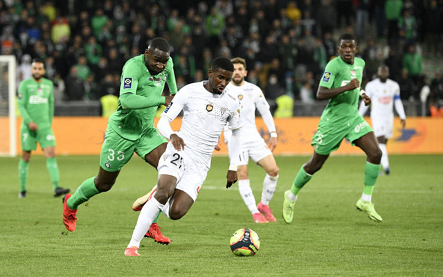 赛后突围战来临,埃因霍温围绕法甲状态回暖,目标明确,球探报告显示潜力 赛后突围战来临,埃因霍温围绕法甲状态回暖,目标明确,球探报告显示潜力