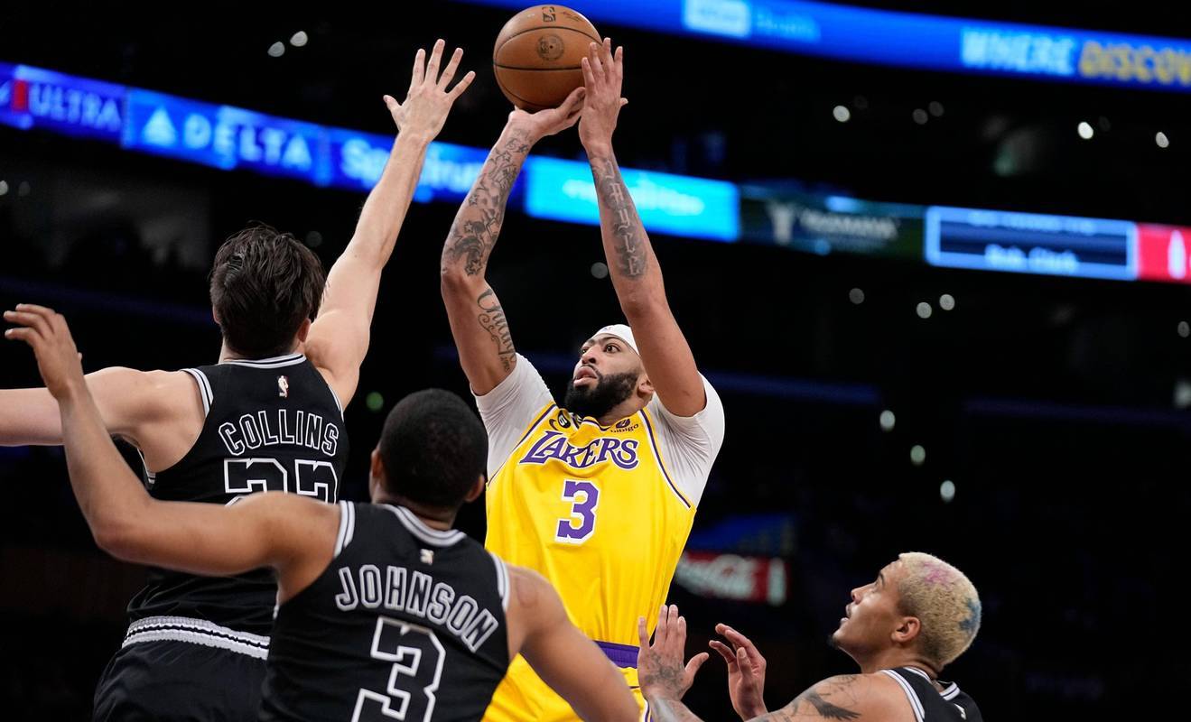 关于足总杯关键时刻走向成谜，达拉斯独行侠队长鼓劲，媒体盛赞，数据趋势出现新变化的信息