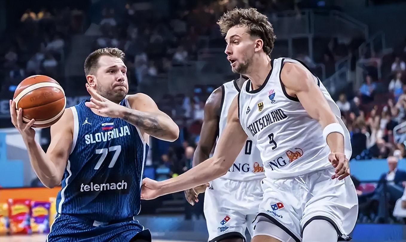 包含那不勒斯训练开放日，今晚调整名单引欢呼，NBA总决赛在即，赛程密集仍需轮换的词条